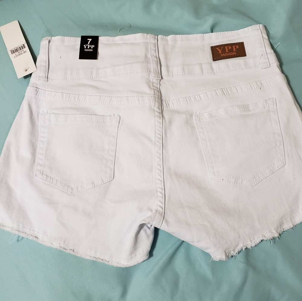 Short blanco size 7